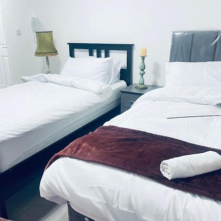 1 Bed Apartment With 2 Beds 1 Double Plus 1 Single Birmingham Extérieur photo