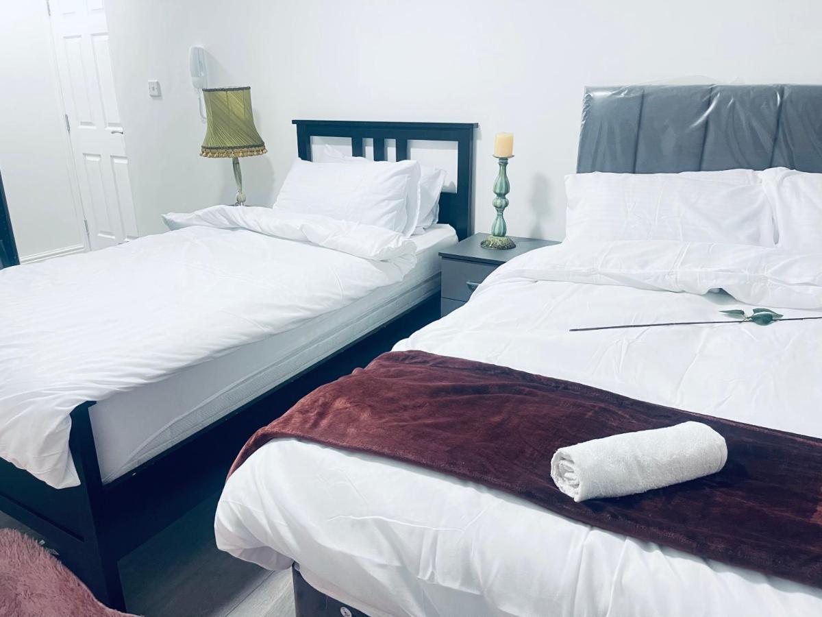 1 Bed Apartment With 2 Beds 1 Double Plus 1 Single Birmingham Extérieur photo