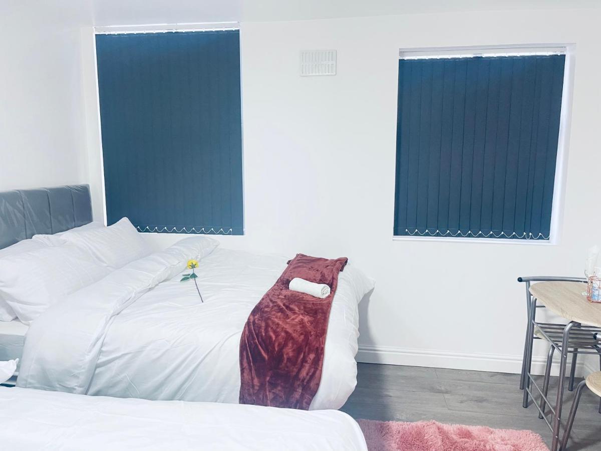 1 Bed Apartment With 2 Beds 1 Double Plus 1 Single Birmingham Extérieur photo