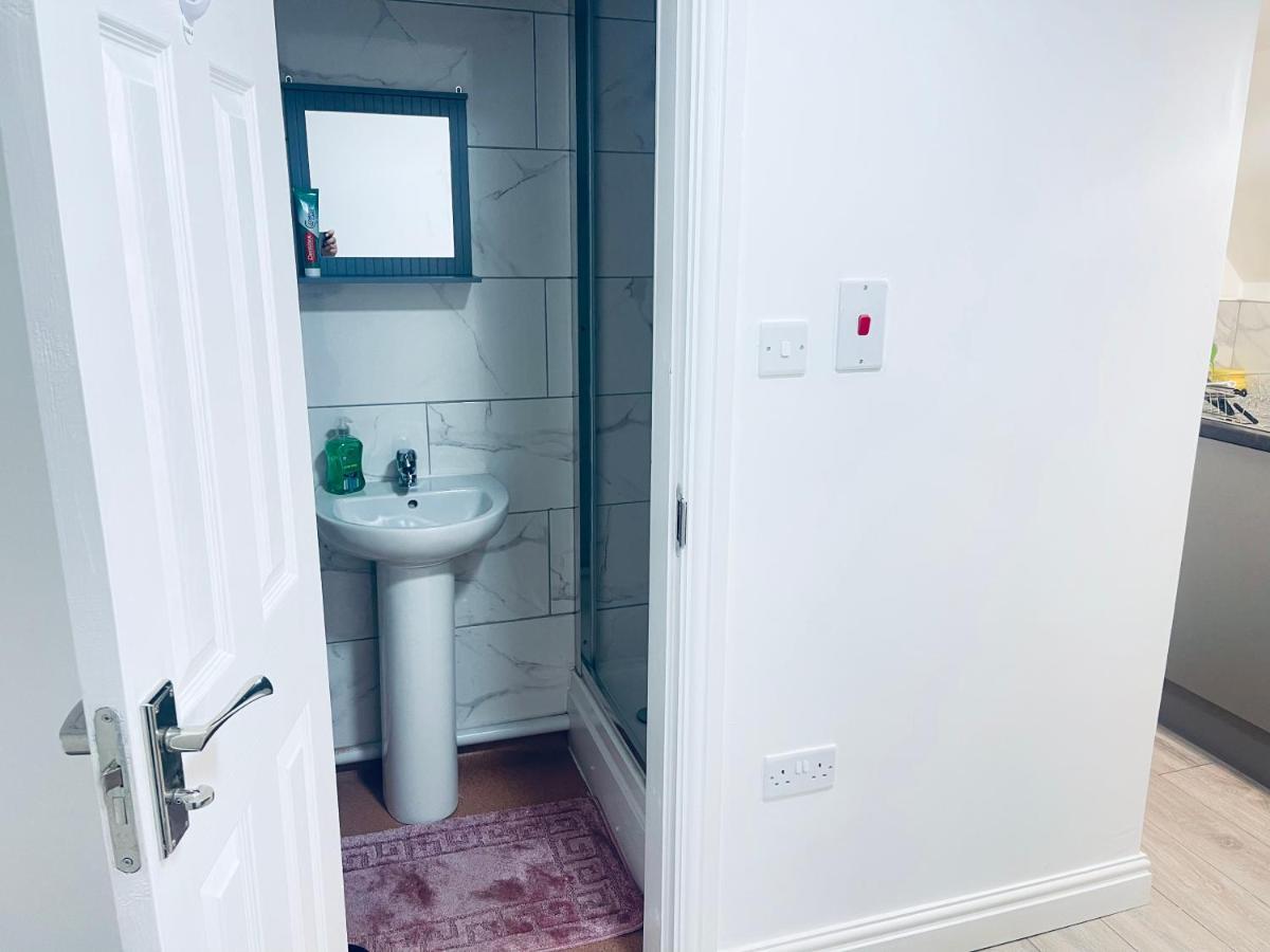 1 Bed Apartment With 2 Beds 1 Double Plus 1 Single Birmingham Extérieur photo