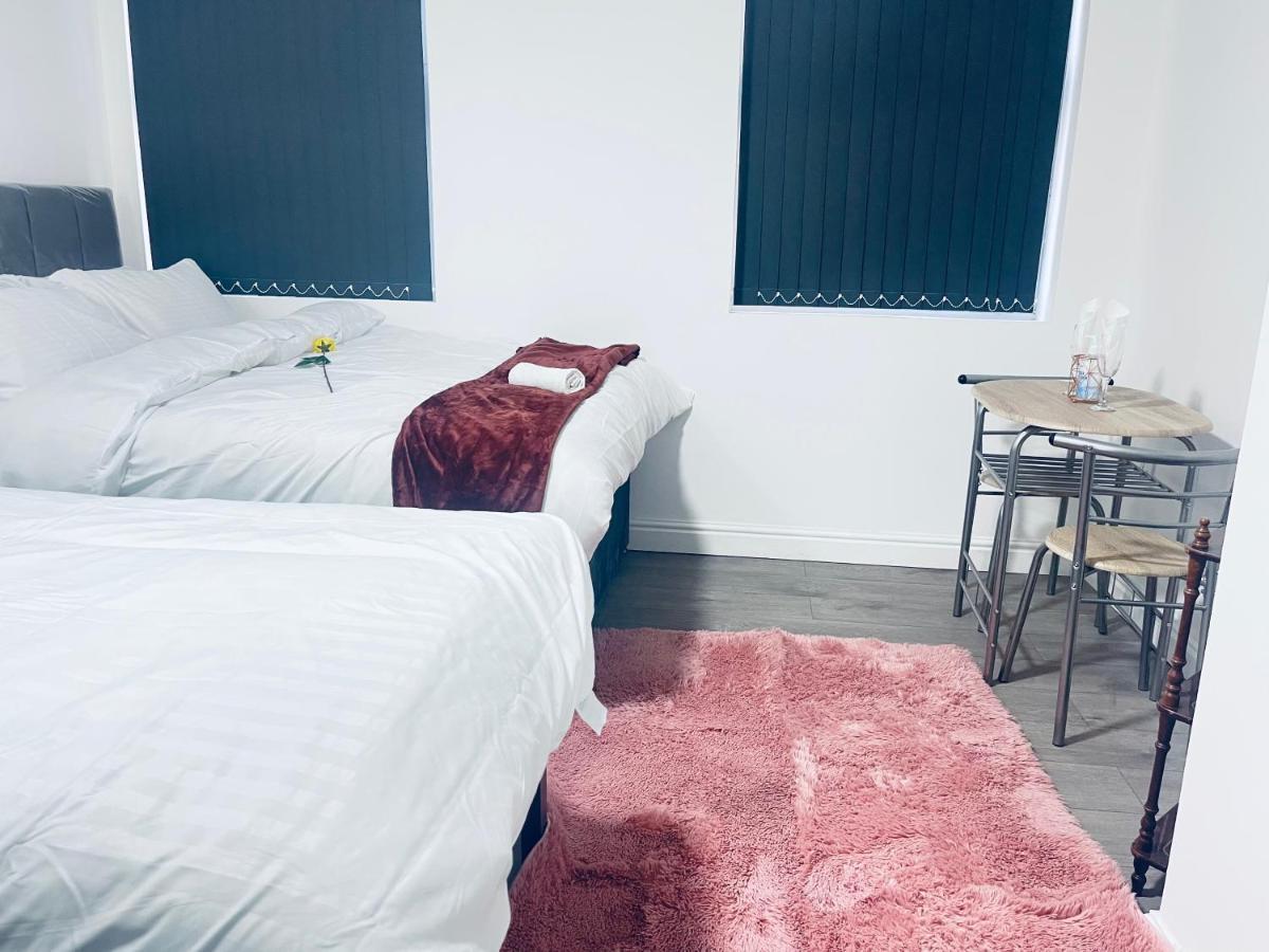 1 Bed Apartment With 2 Beds 1 Double Plus 1 Single Birmingham Extérieur photo