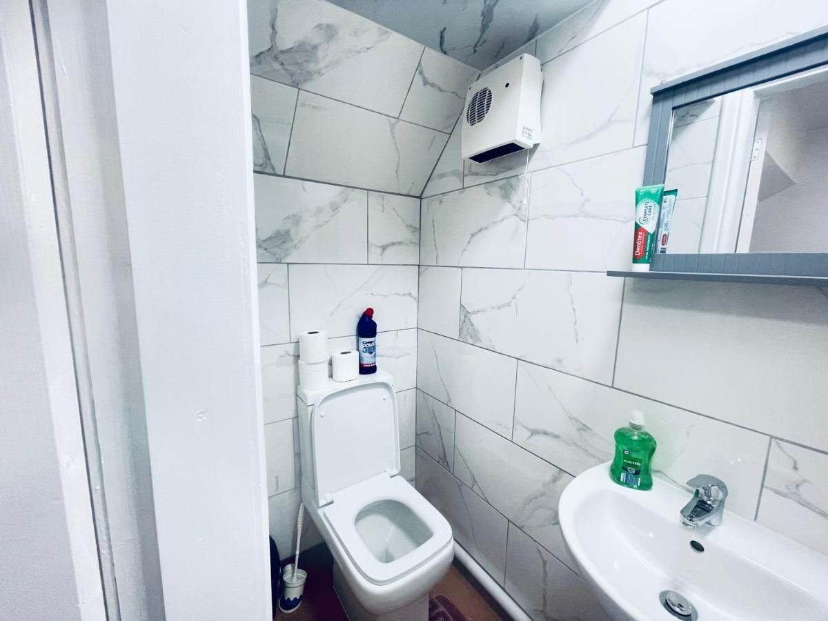 1 Bed Apartment With 2 Beds 1 Double Plus 1 Single Birmingham Extérieur photo