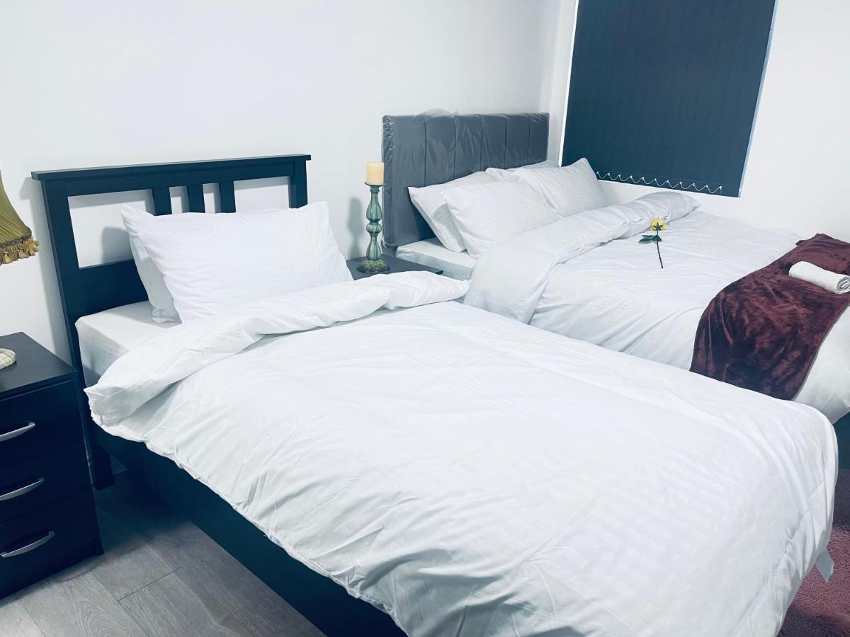 1 Bed Apartment With 2 Beds 1 Double Plus 1 Single Birmingham Extérieur photo