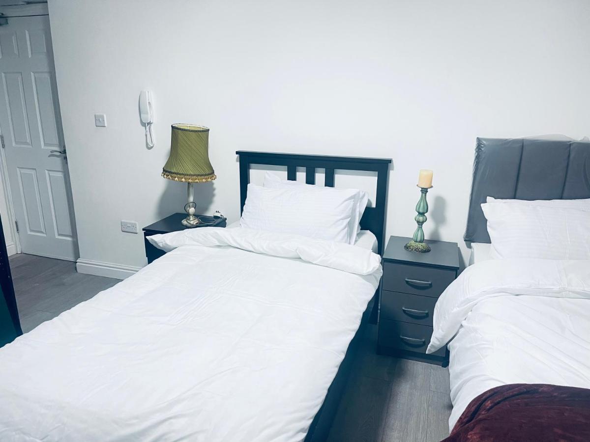 1 Bed Apartment With 2 Beds 1 Double Plus 1 Single Birmingham Extérieur photo