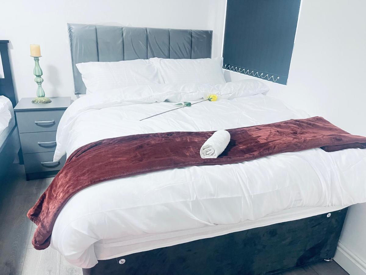 1 Bed Apartment With 2 Beds 1 Double Plus 1 Single Birmingham Extérieur photo