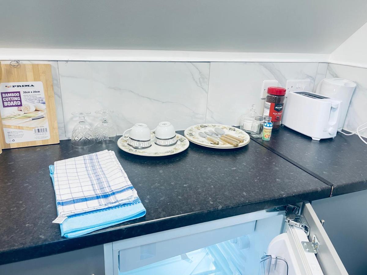 1 Bed Apartment With 2 Beds 1 Double Plus 1 Single Birmingham Extérieur photo